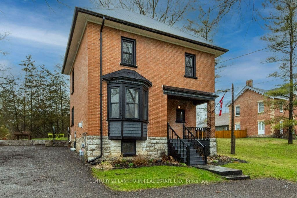 320 Grand Road — photo 1