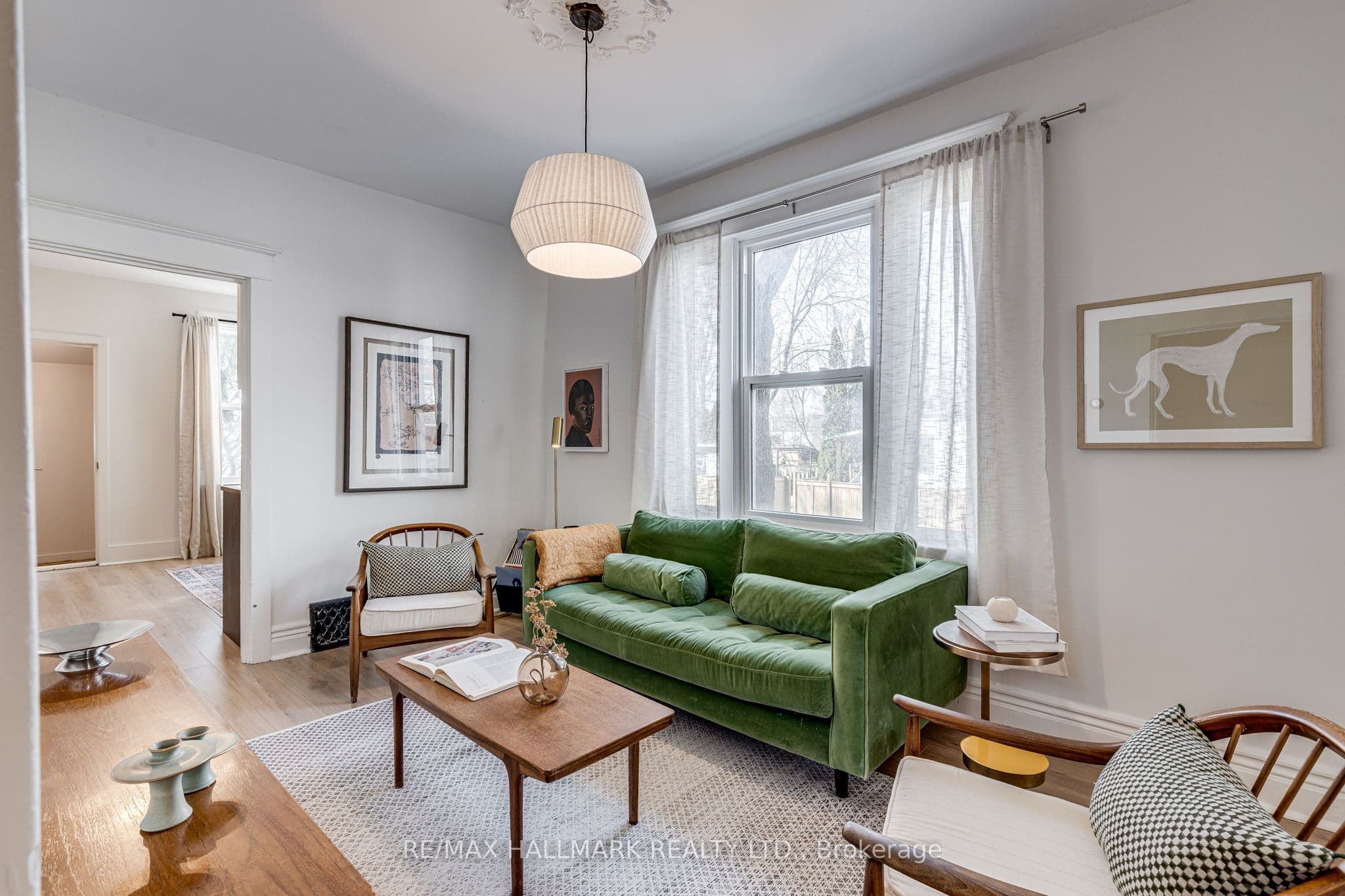 31 Myrtle Avenue — photo 1