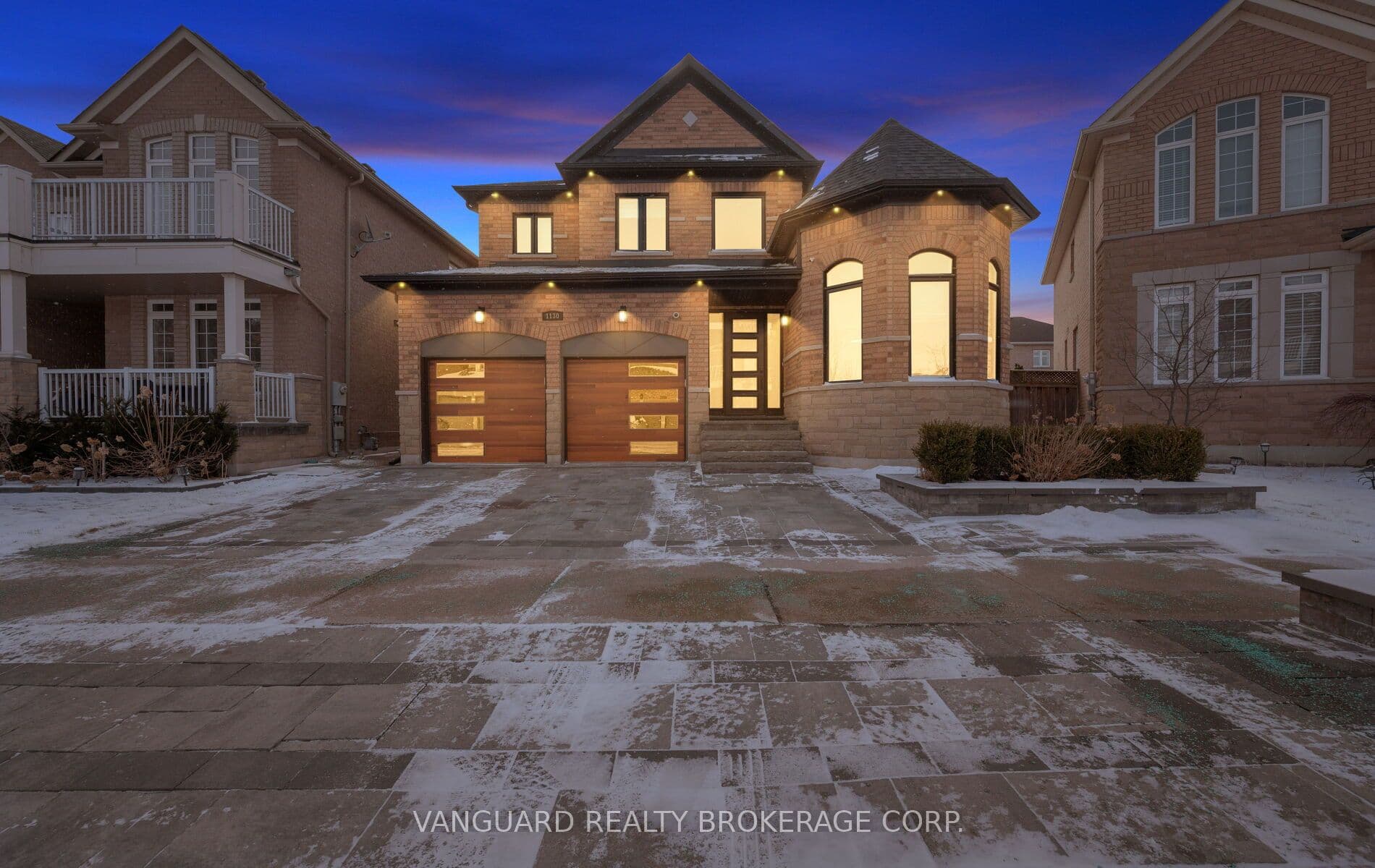 1130 Little Crescent — photo 1