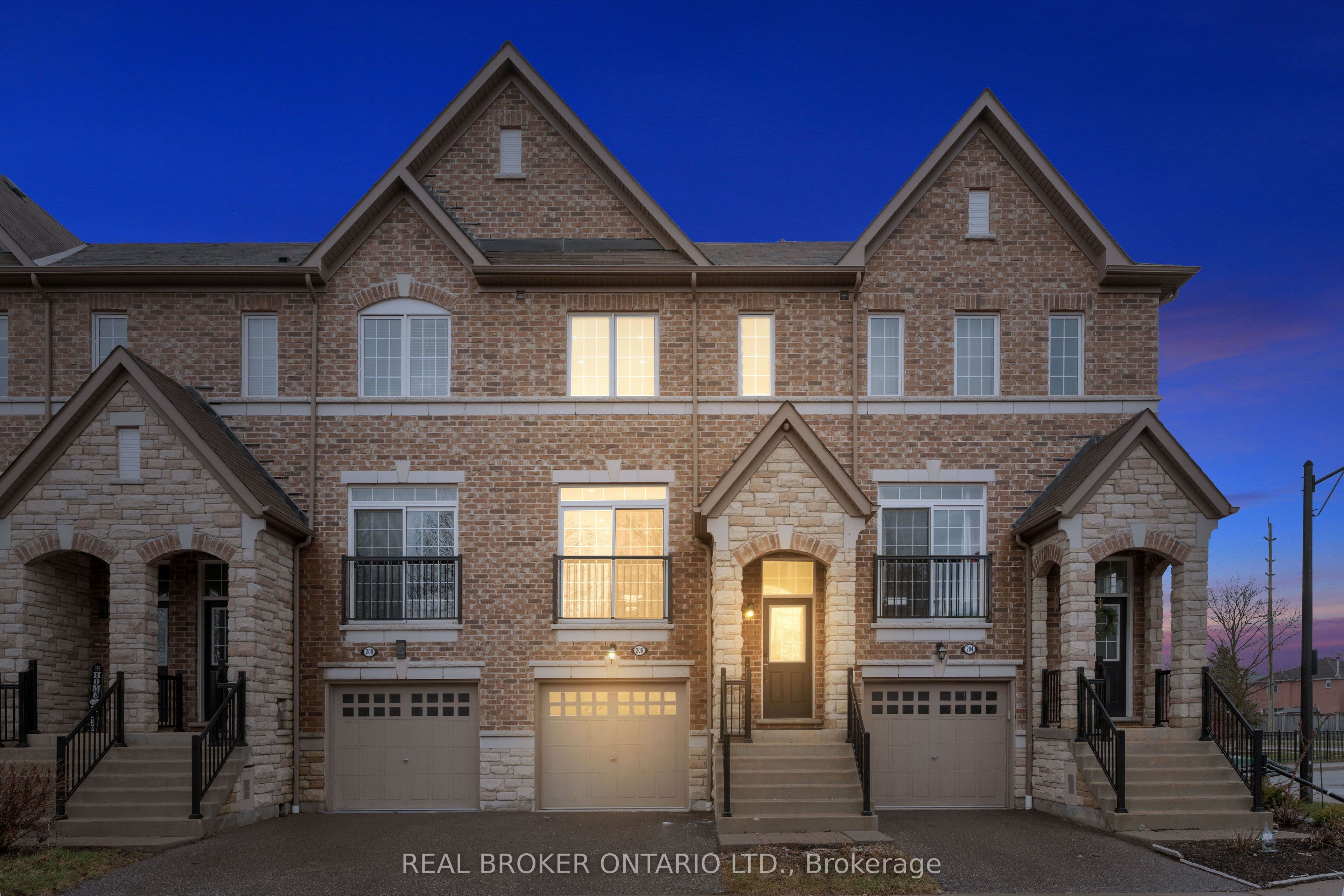 206 London Lane — photo 1