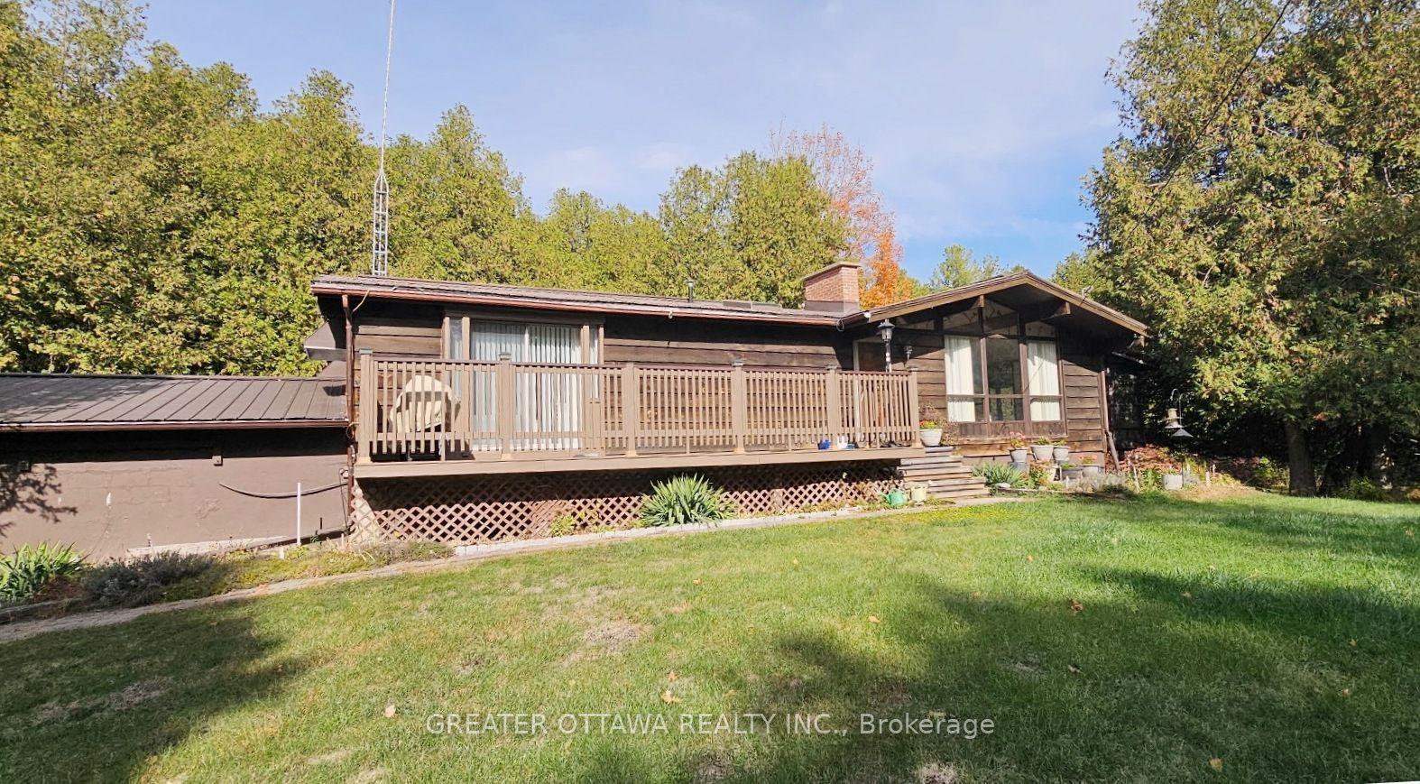 686 John Kennedy Way N — photo 1