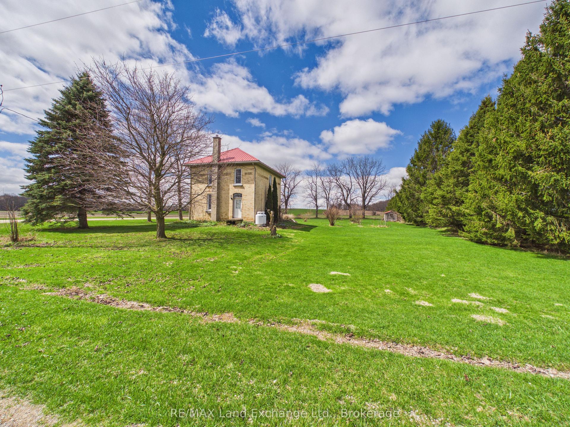 208 Austin Side Road S — photo 1