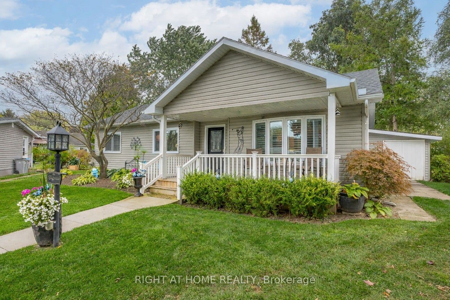 162 Mississauga Place — photo 1