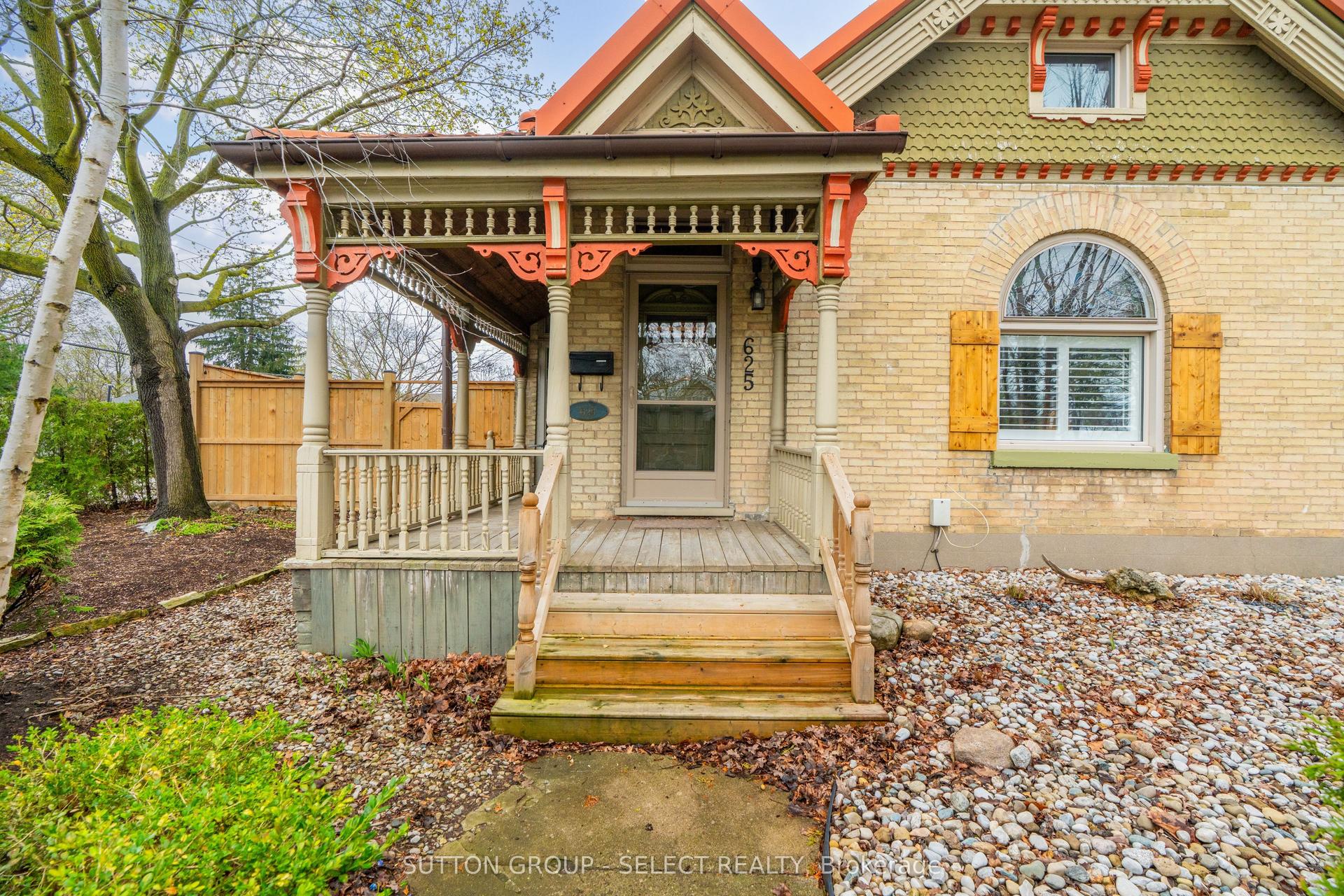 625 Hale Street — photo 1