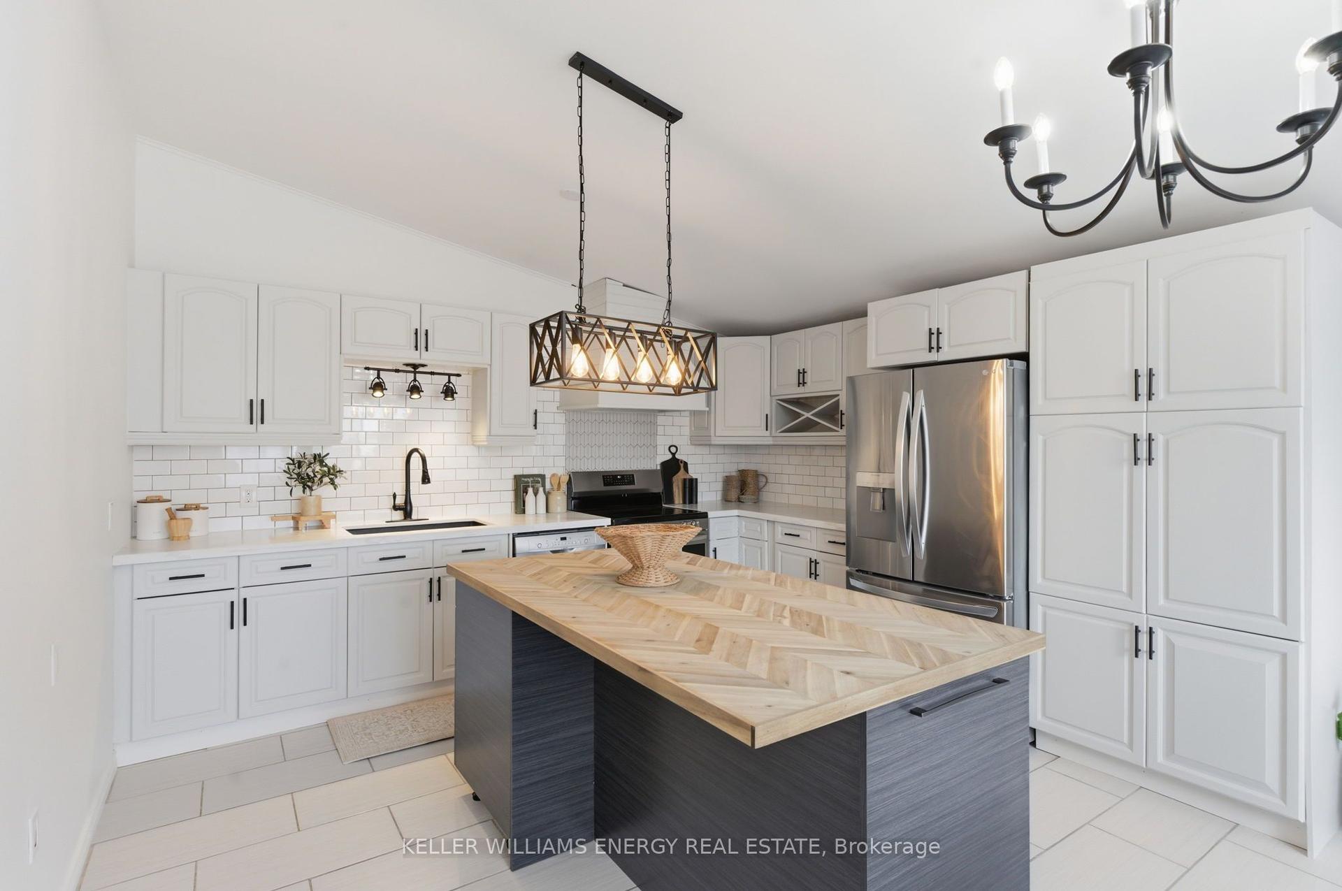 26 Wellington Street — photo 1