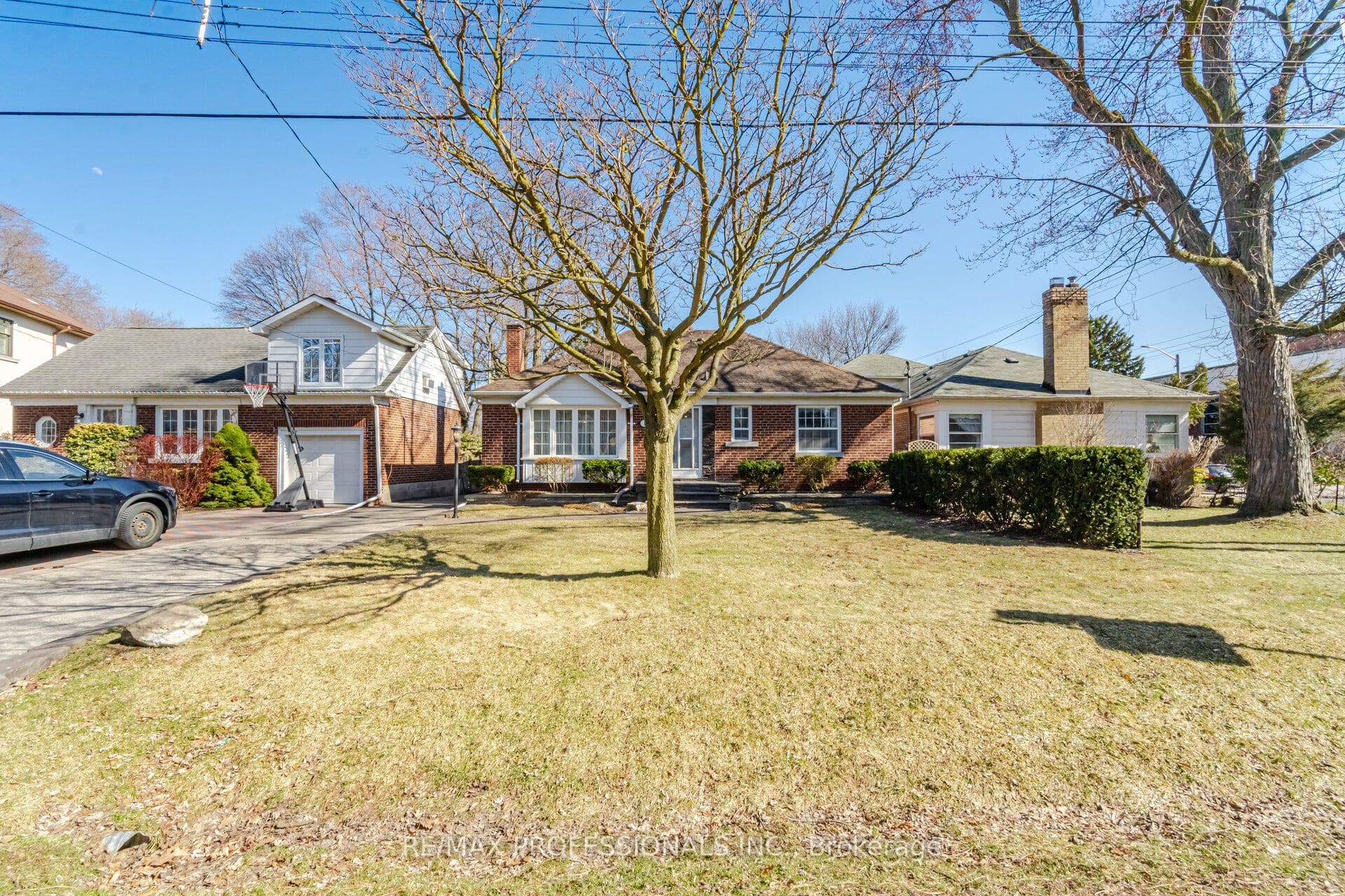 1 Loyalist Road — photo 1