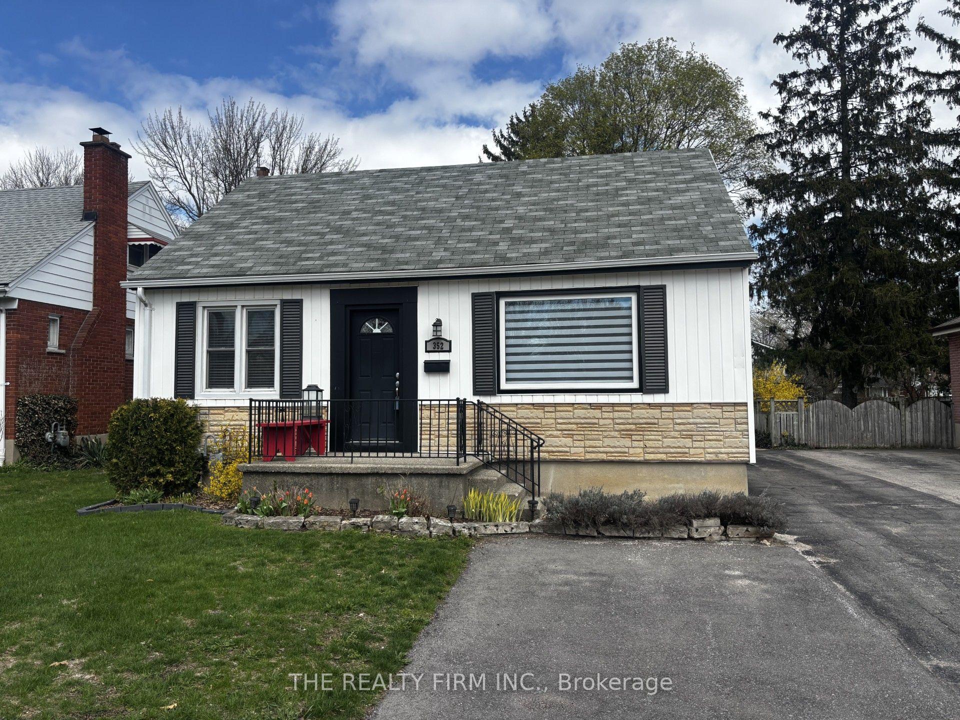352 Hale Street — photo 1