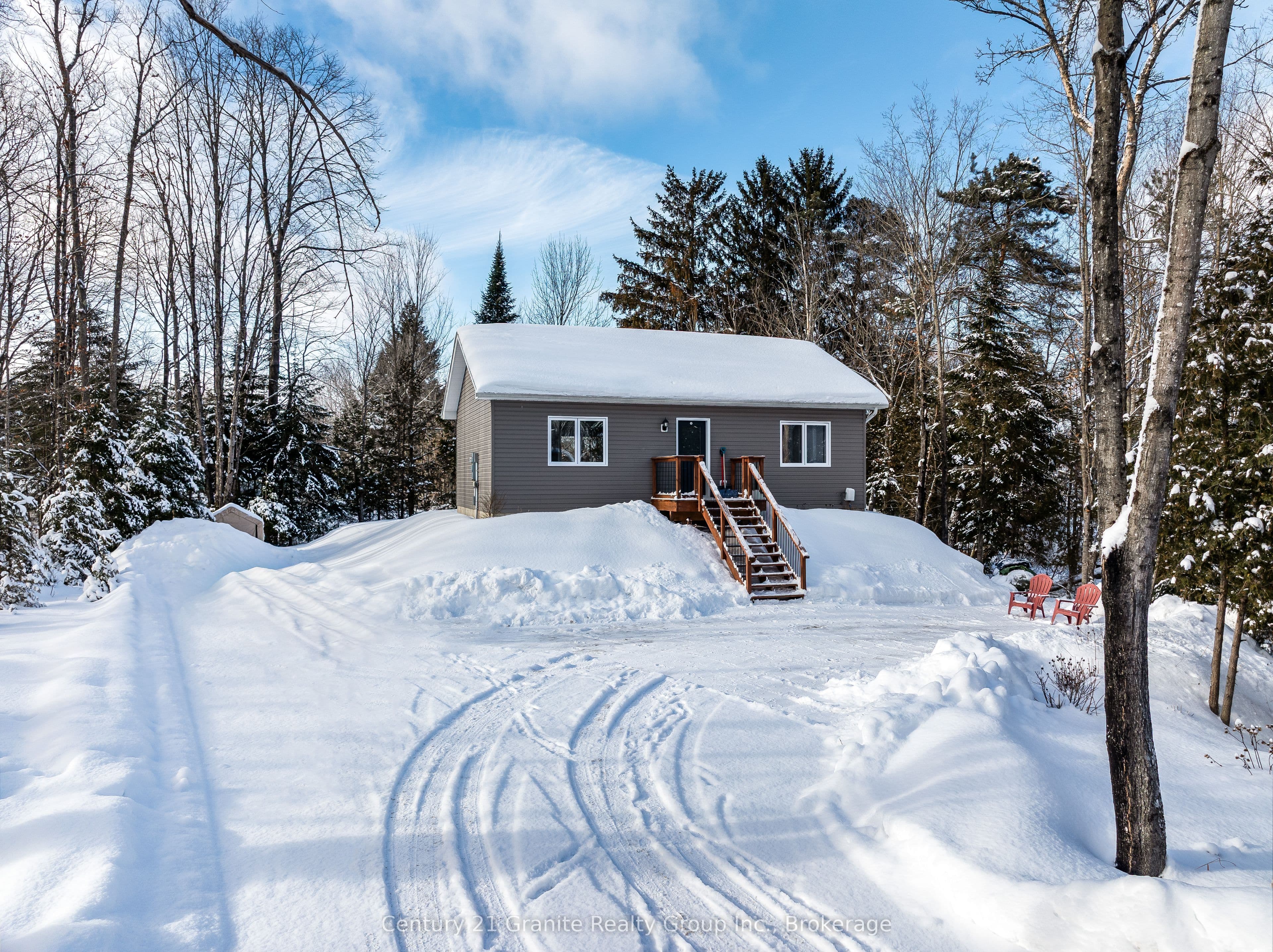 1015 Guilford Court — photo 1