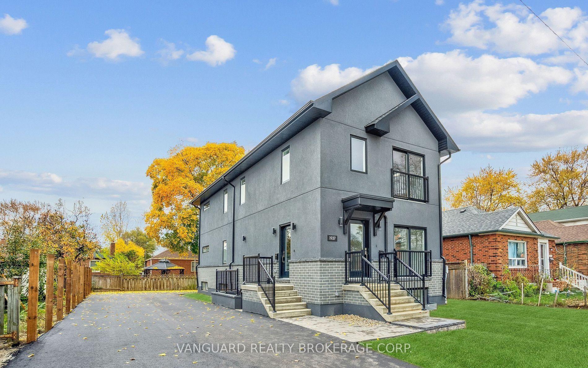 1937 Lawrence Avenue W — photo 1