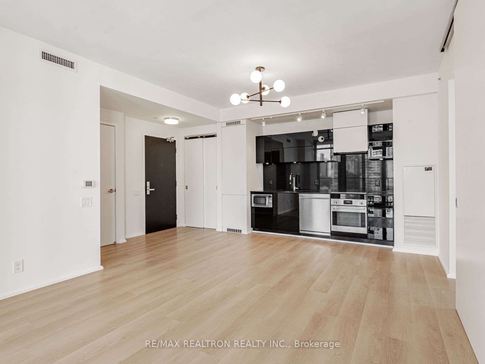 125 Peter Street 2308 #2308 — photo 1