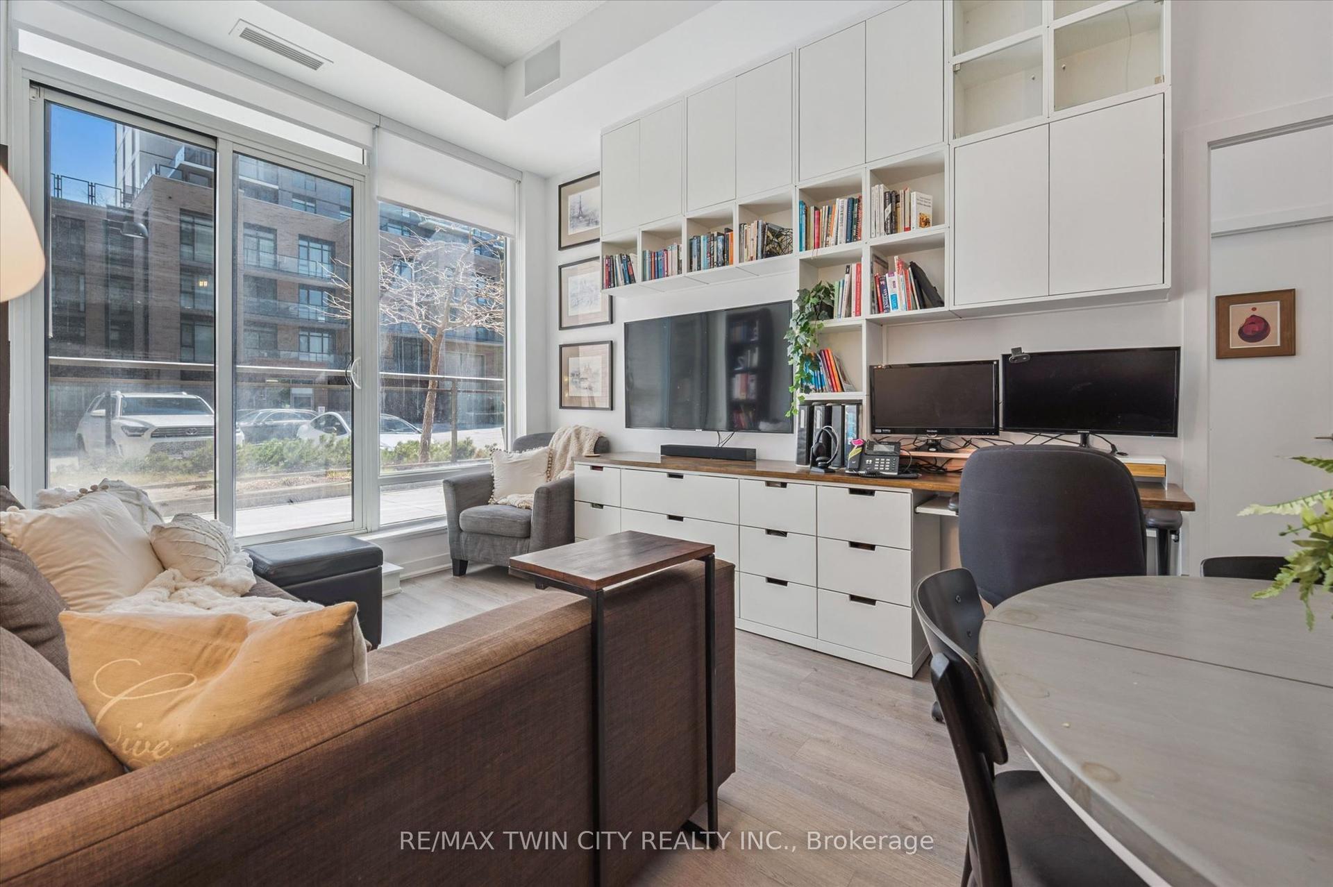 85 Duke Street W 103 #103 — photo 1