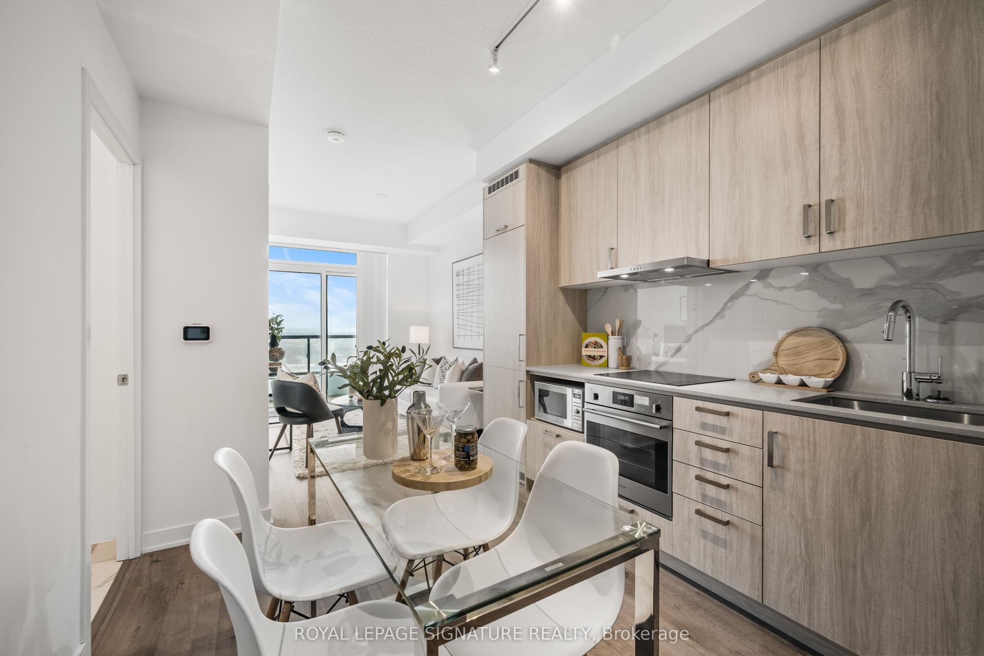 60 Honeycrisp Crescent 1101 #1101 — photo 1