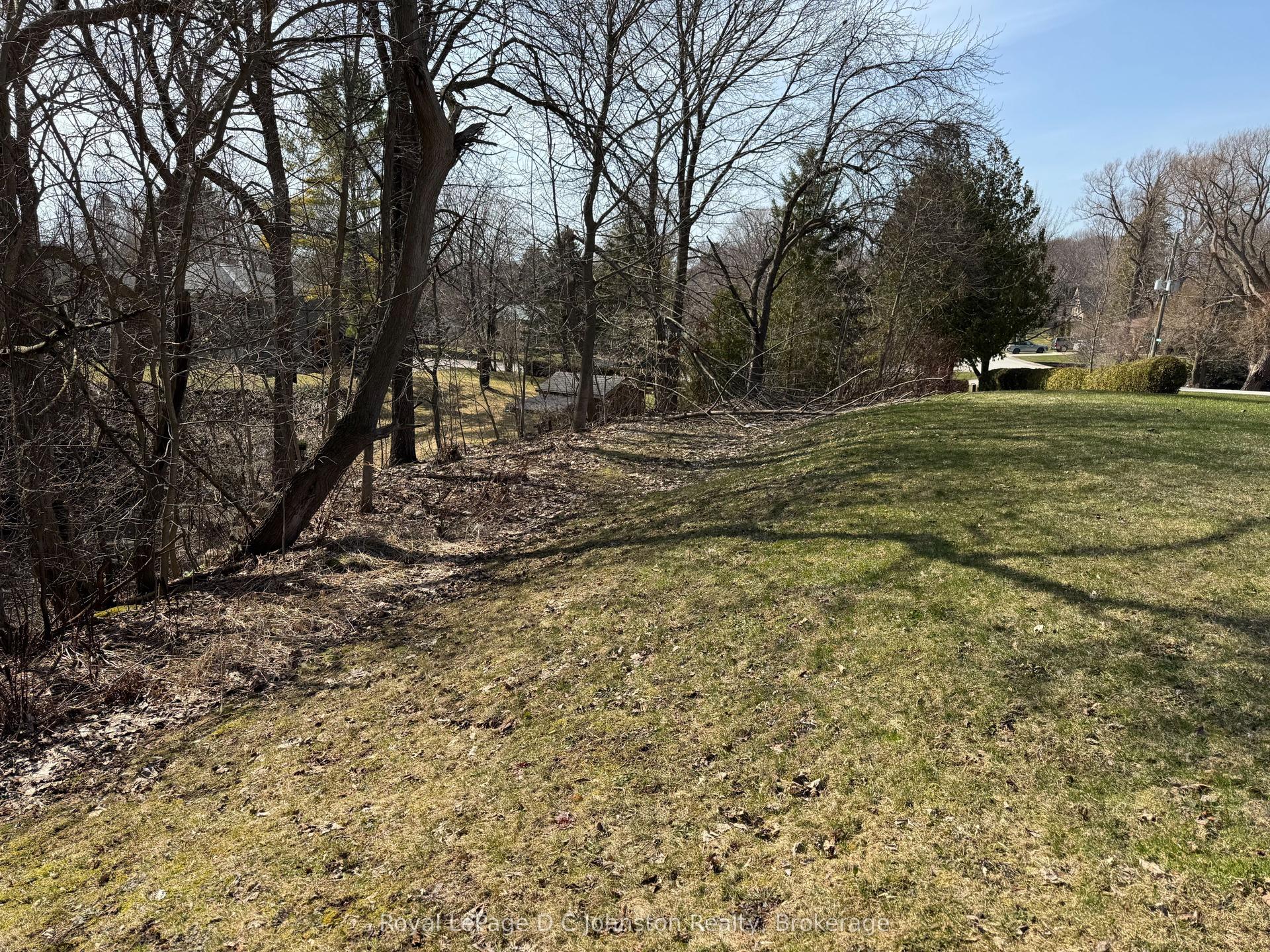 0 Clarendon Street E — photo 1