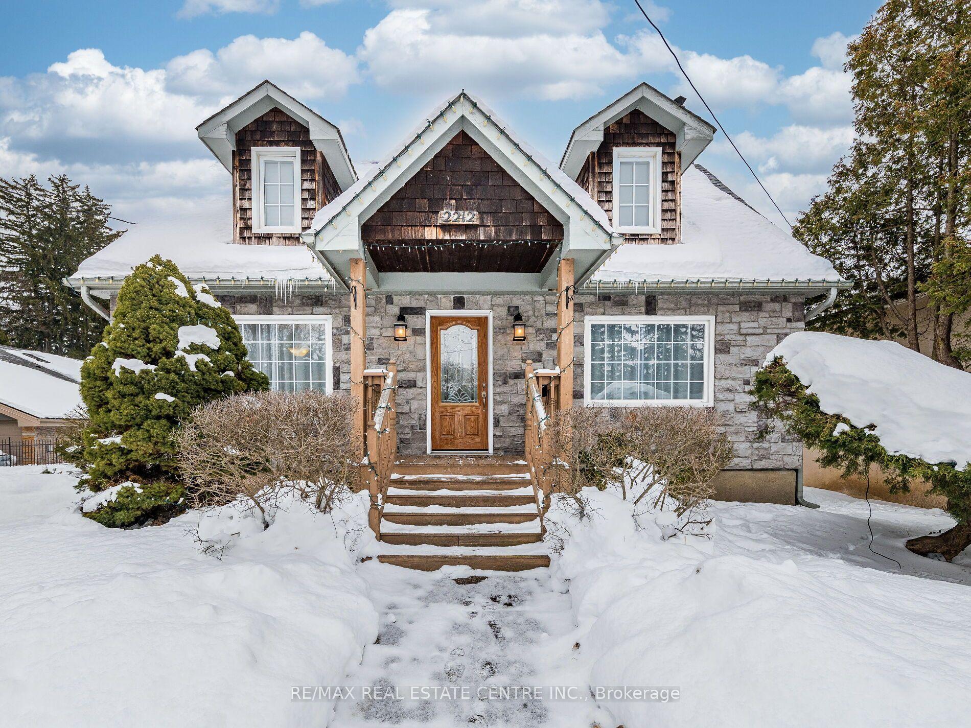 2212 Mississauga Road — photo 1