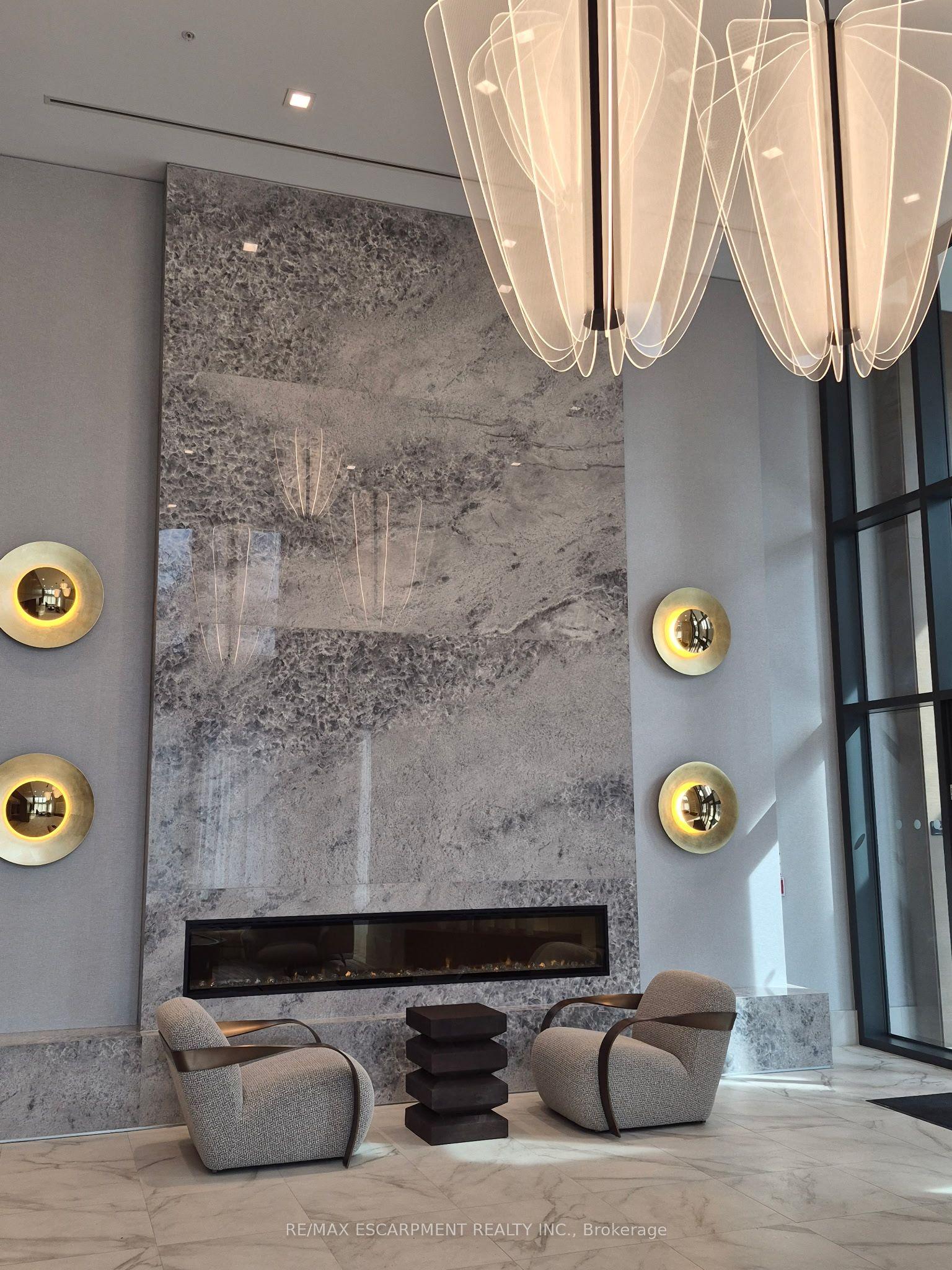 75 James Street S 818 #818 — photo 1