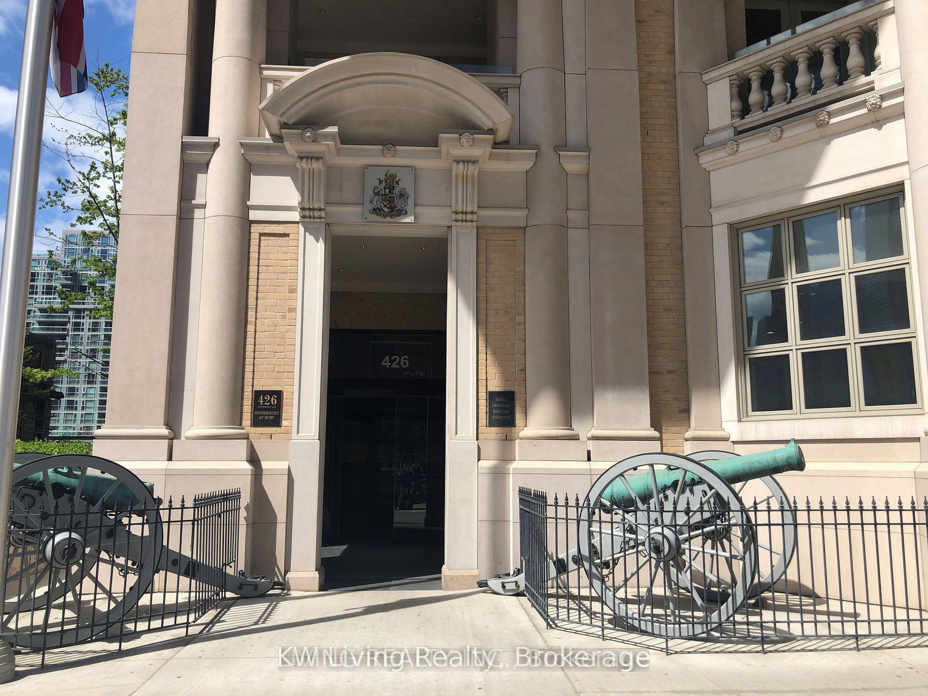 426 University Avenue 801 #801 — photo 1