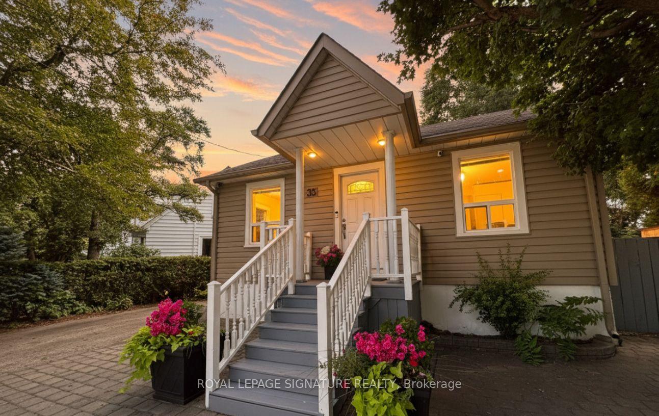 33 Cochrane Drive W — photo 1