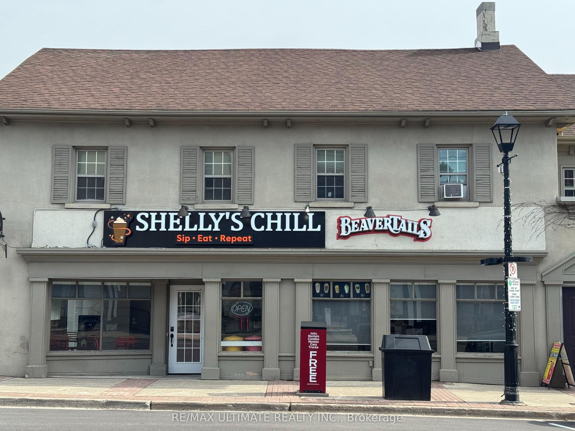 213 Queen Street S — photo 1