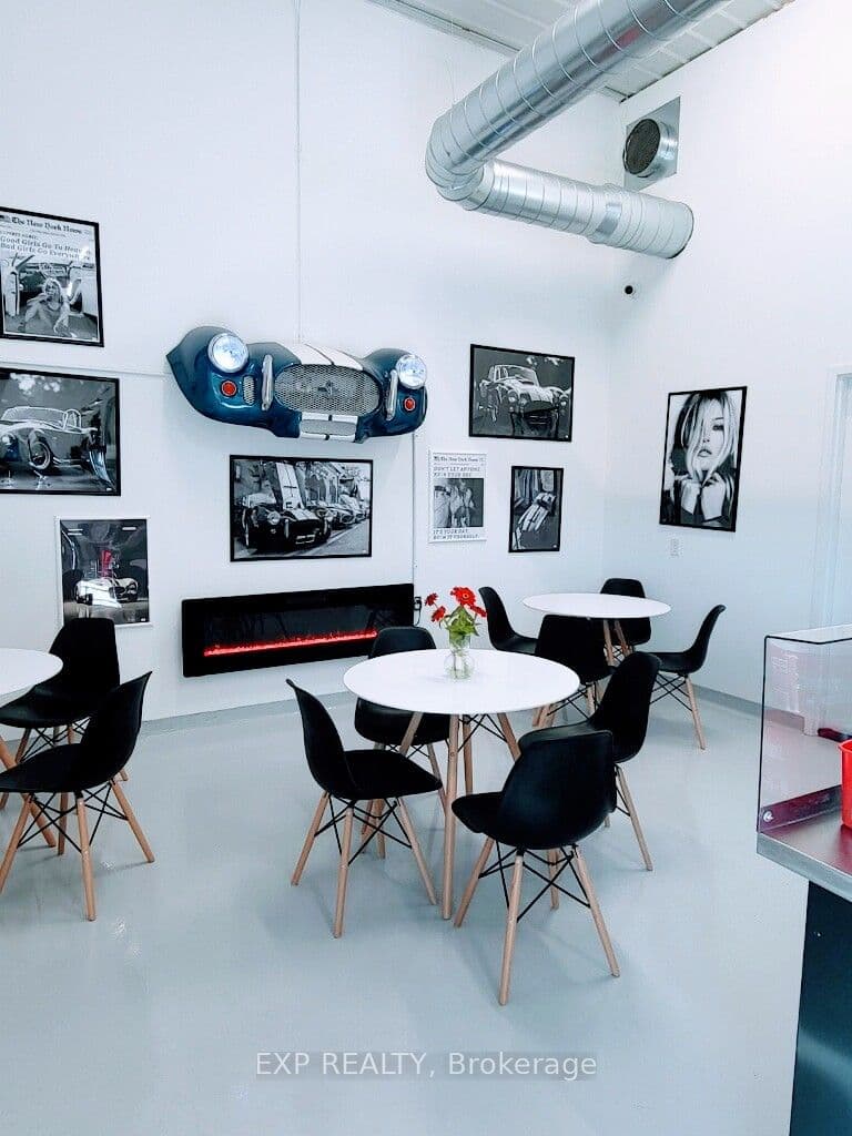 3392 Wonderland Road S — photo 1