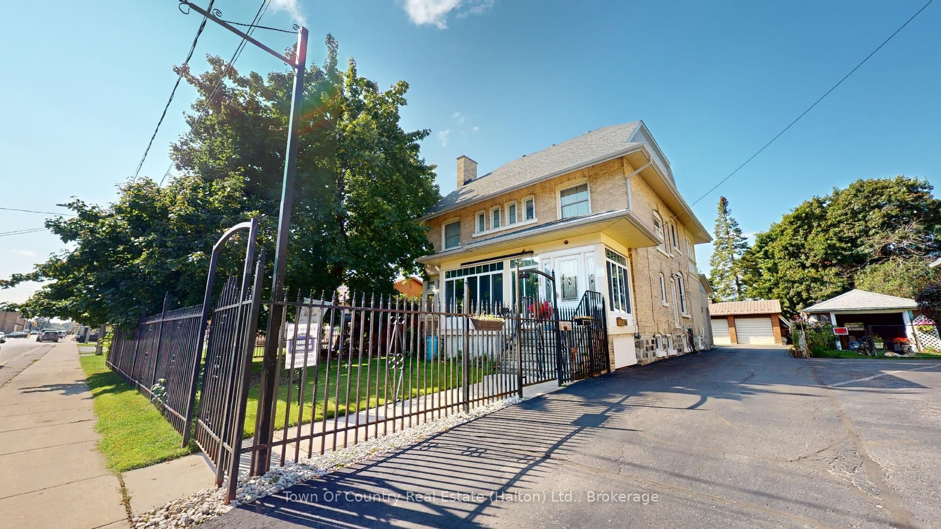 540 10th Avenue — photo 1