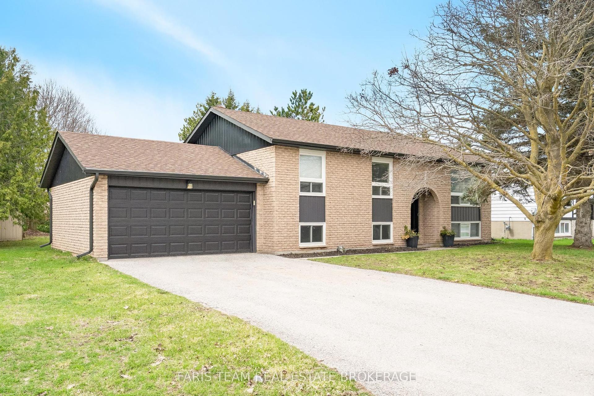 16 Wales Avenue N — photo 1