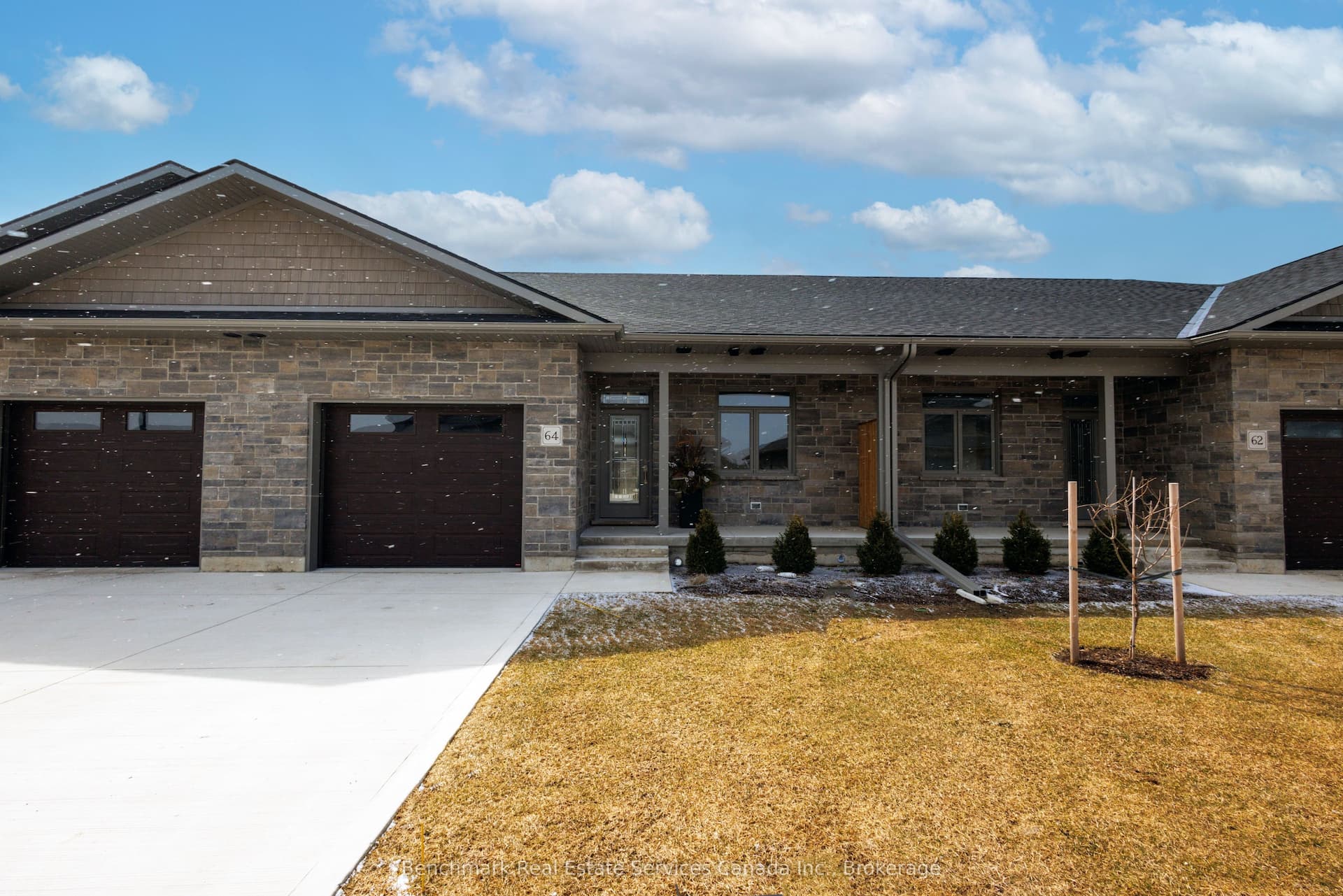 64 Cavalier Crescent — photo 1