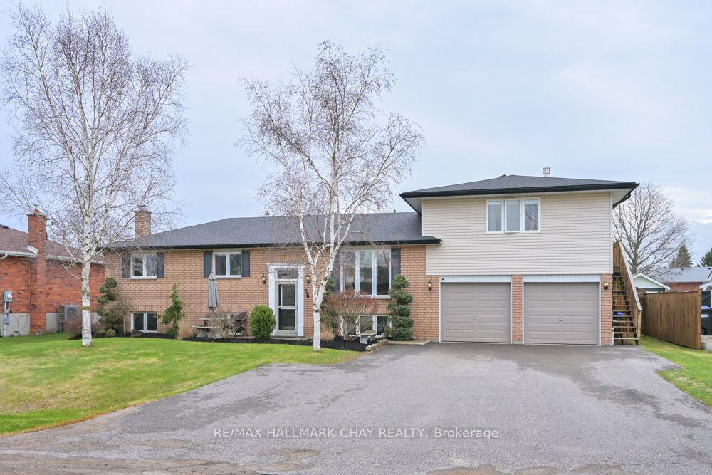 36 Moore Avenue — photo 1