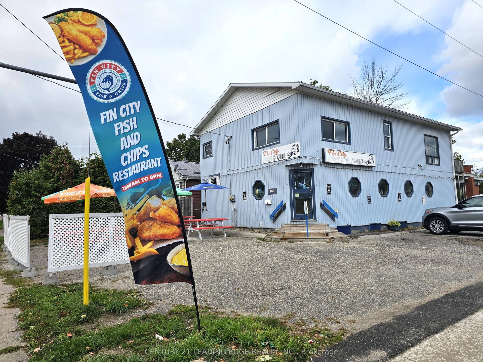 300 James Street E — photo 1