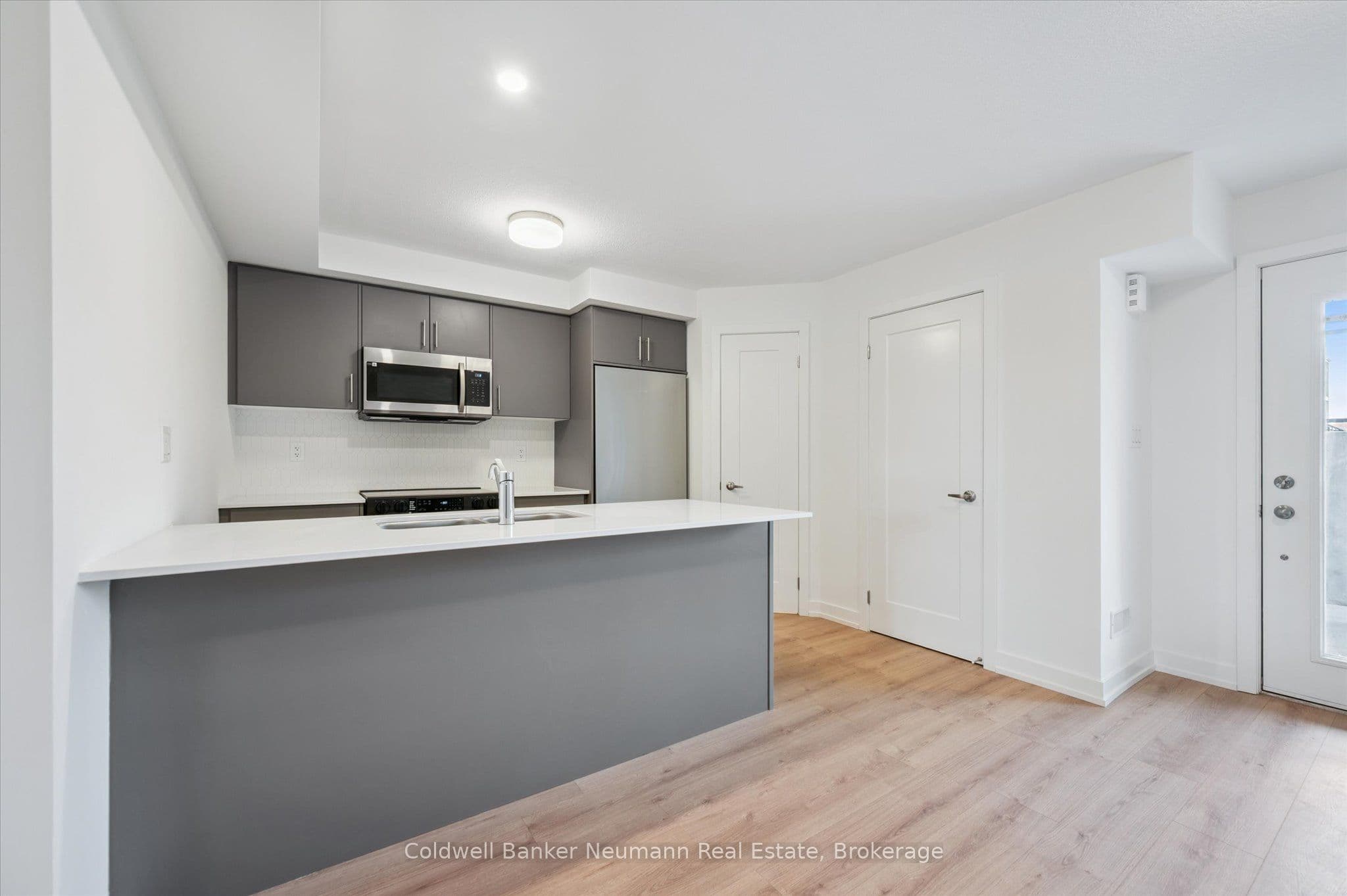 940 St. David Street N 41 #41 — photo 1