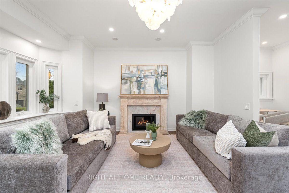 497 Broadway Avenue — photo 1