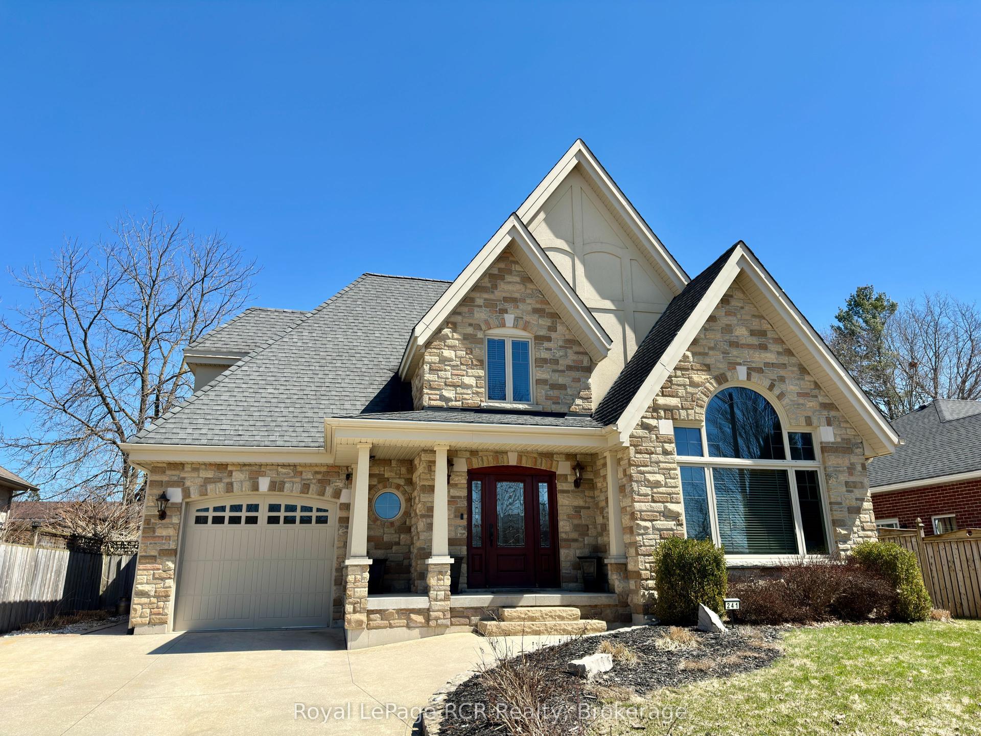 241 4th Street Crescent — photo 1