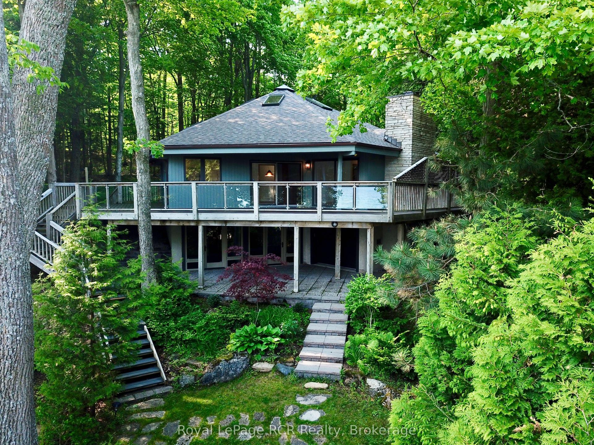 15 Georgian Drive — photo 1