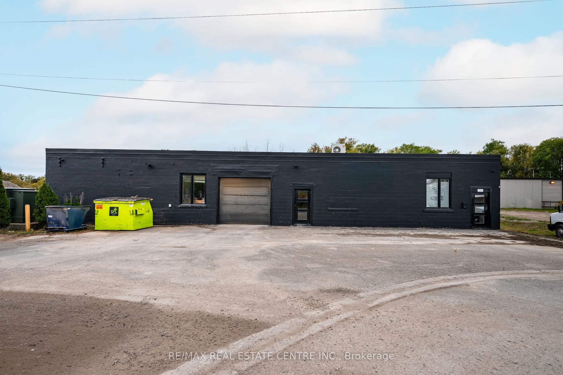 35 Haggert Avenue S — photo 1