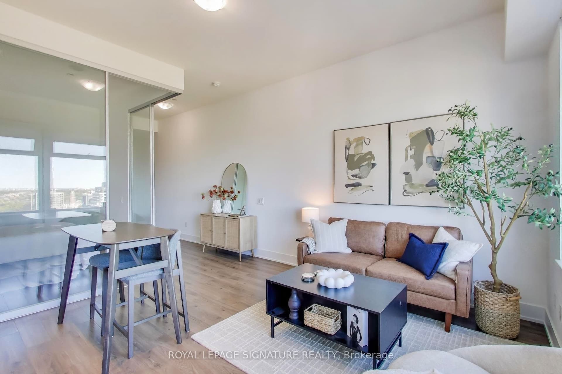 111 St Clair Avenue W 1826 #1826 — photo 1