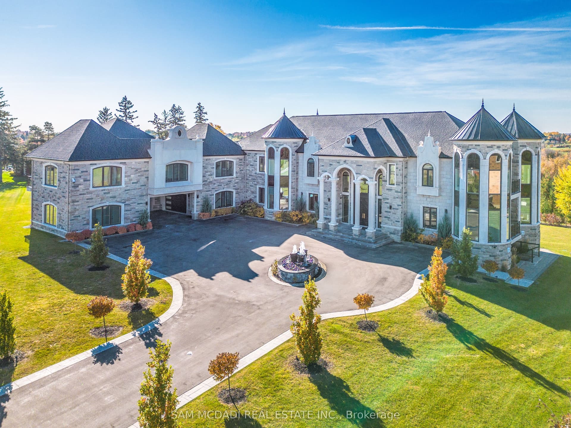 4 Saint Lukes Court — photo 1