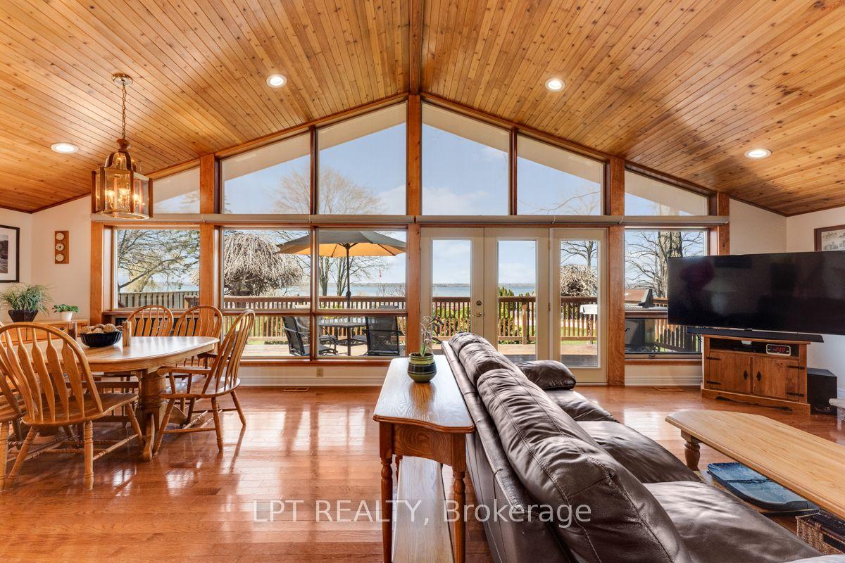 229 Lake Drive N — photo 1