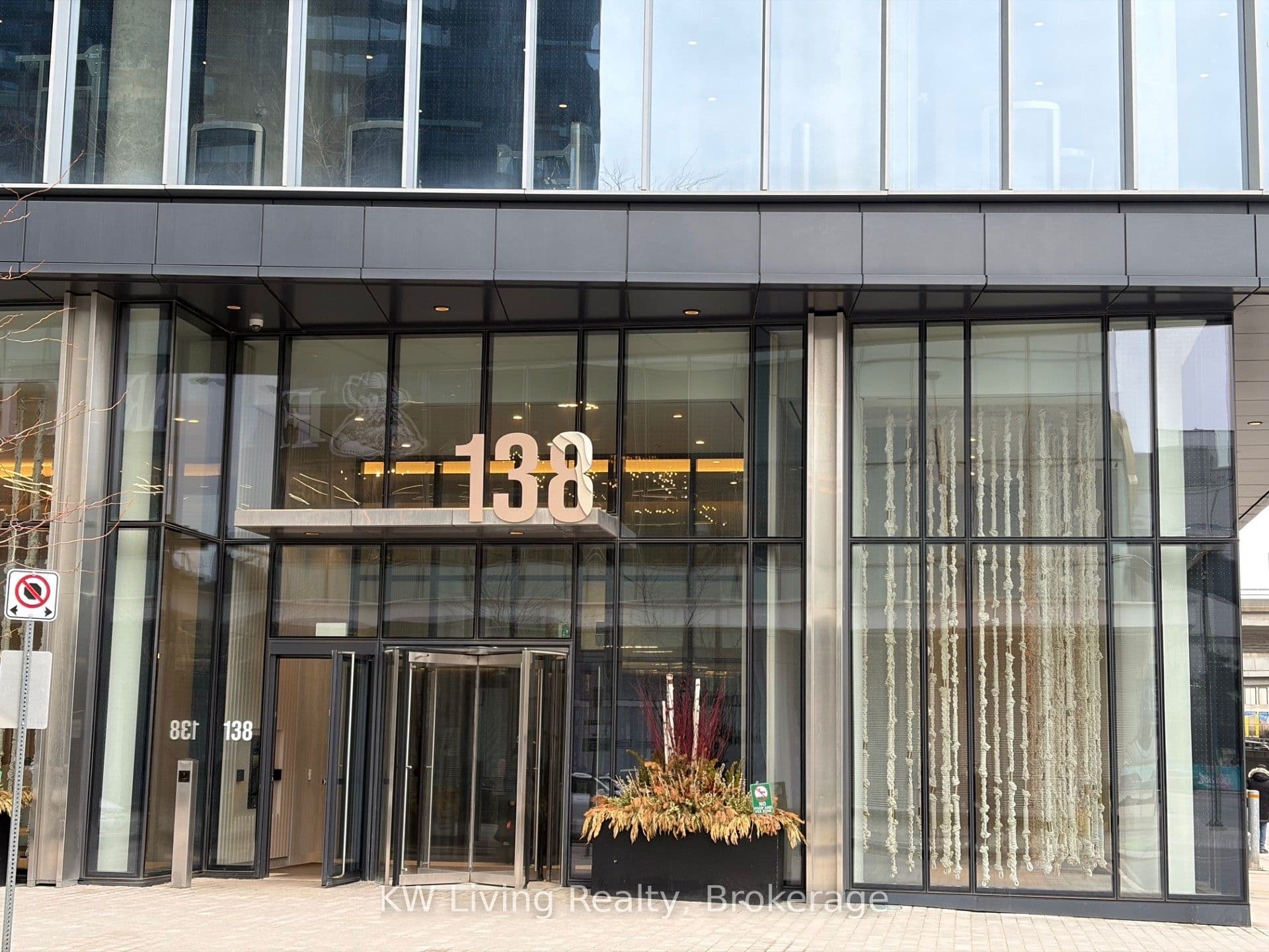 138 Downes Street 1905 #1905 — photo 1