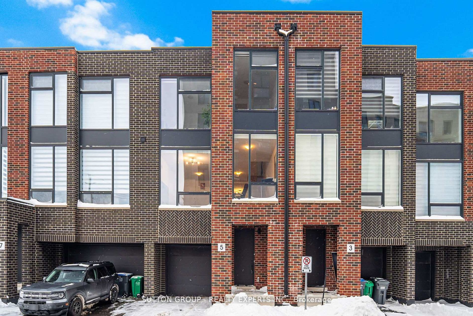 5 Taylor Court — photo 1