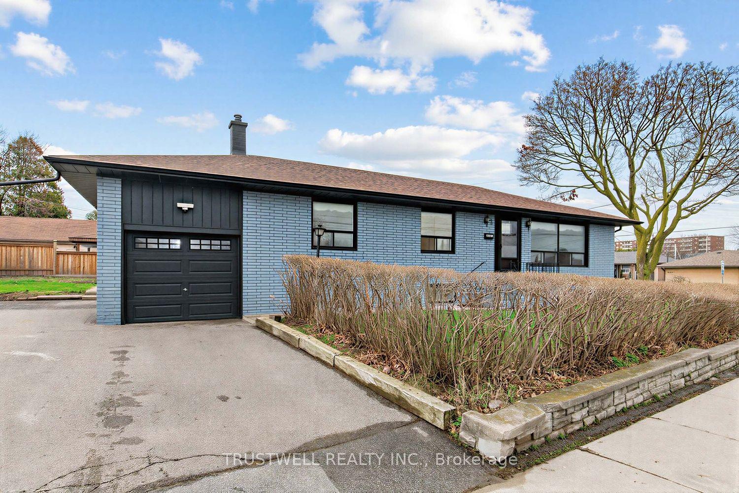 2 Del Ria Road — photo 1