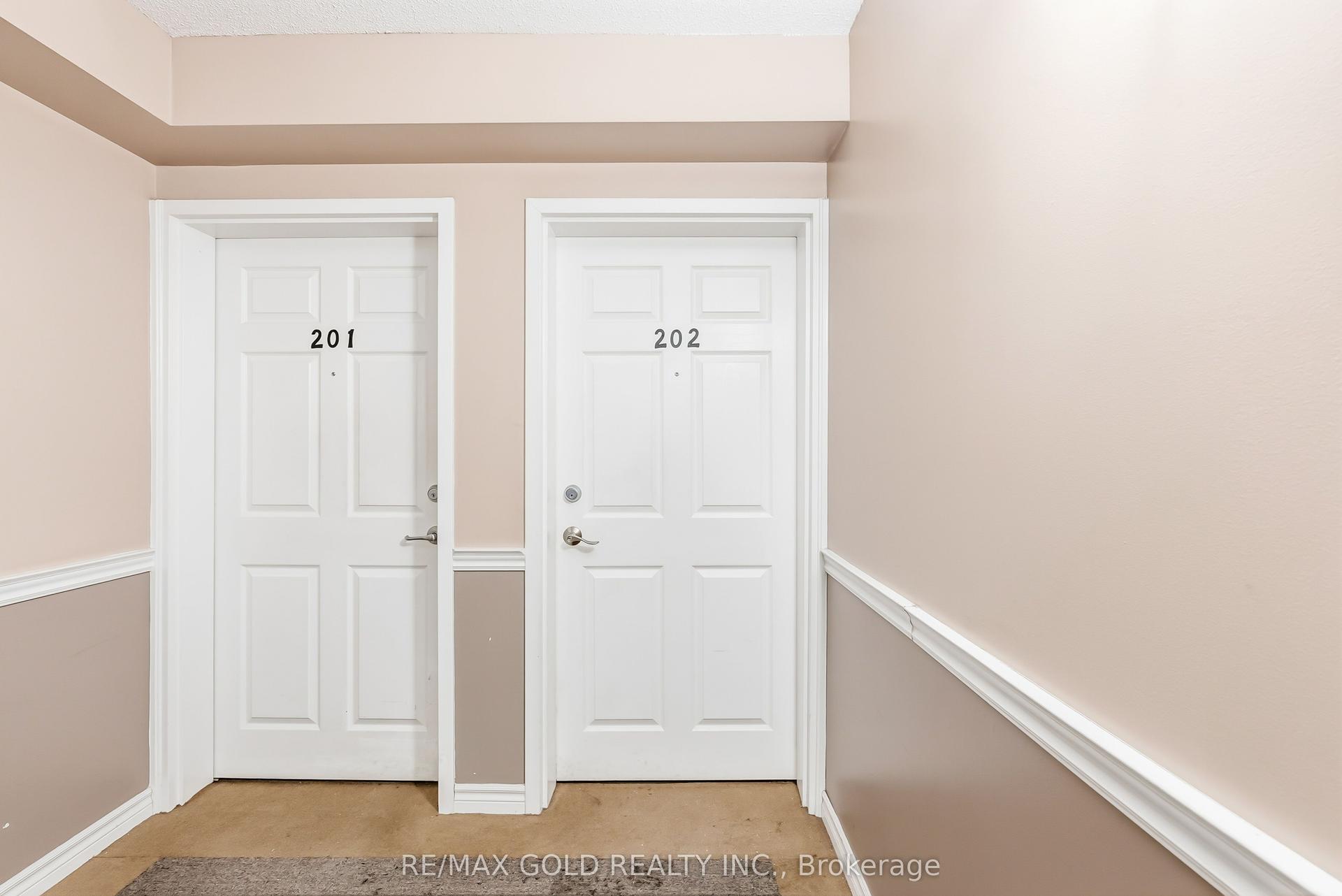 1340 Main Street E 202 #202 — photo 1