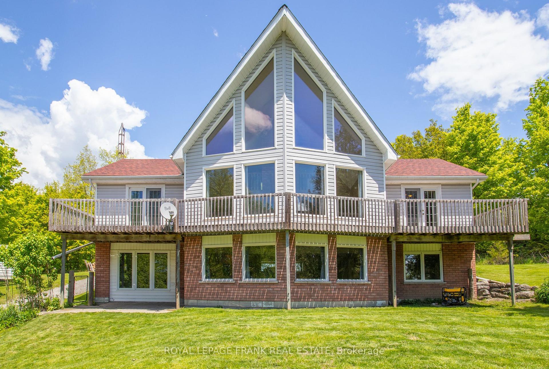 884 Centre Line Road — photo 1