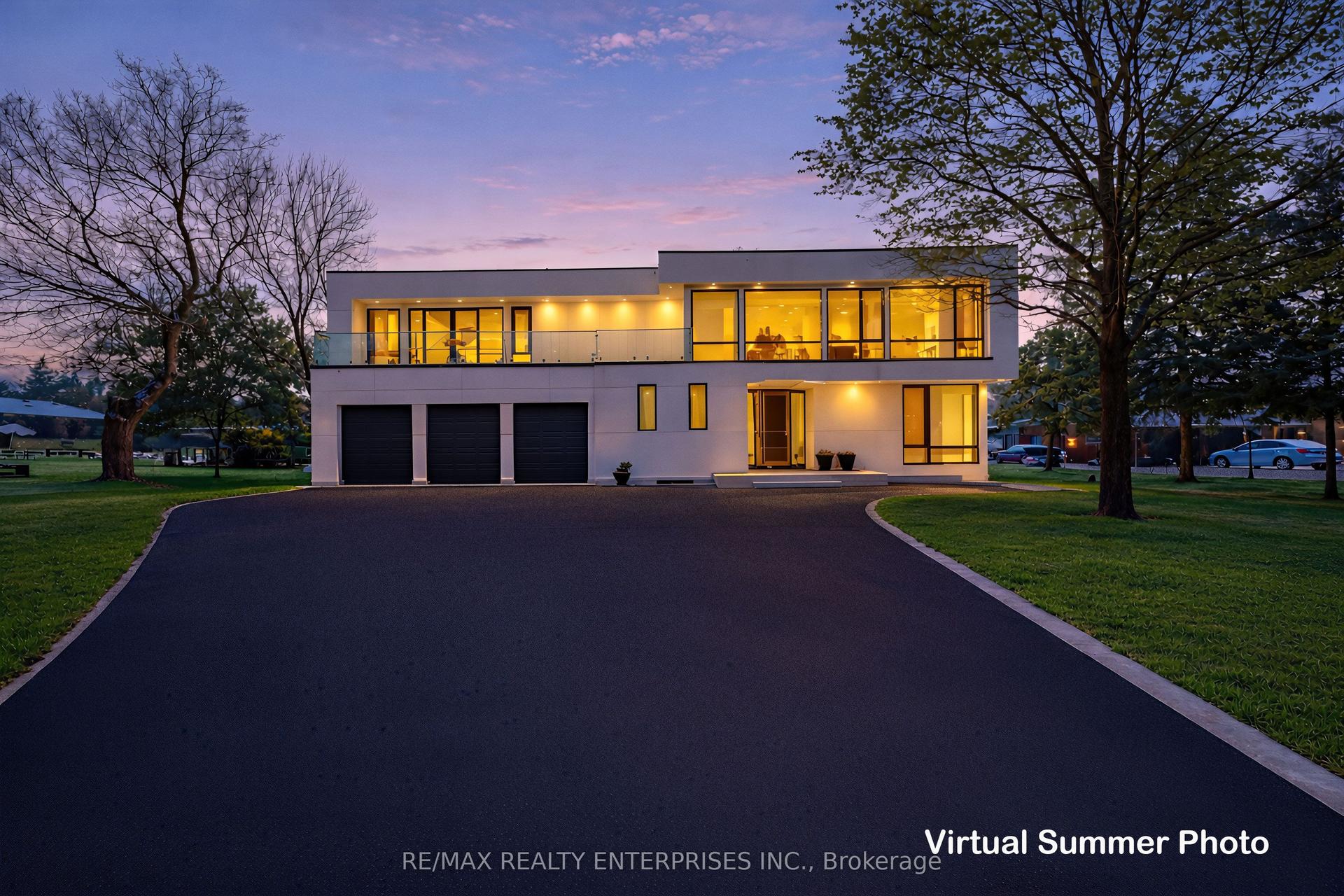 4511 Guelph Line — photo 1