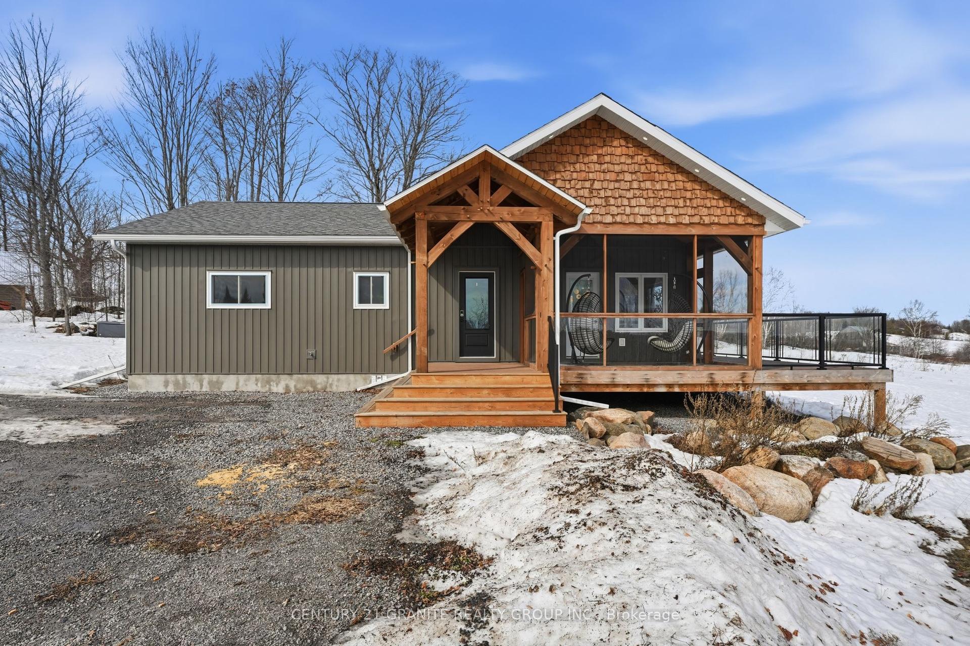 824 East Road Loop — photo 1