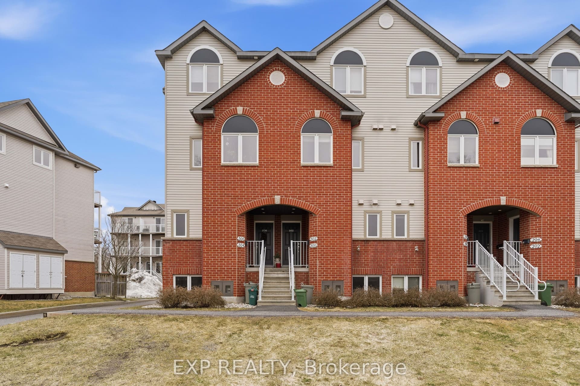 300 London Terrace — photo 1