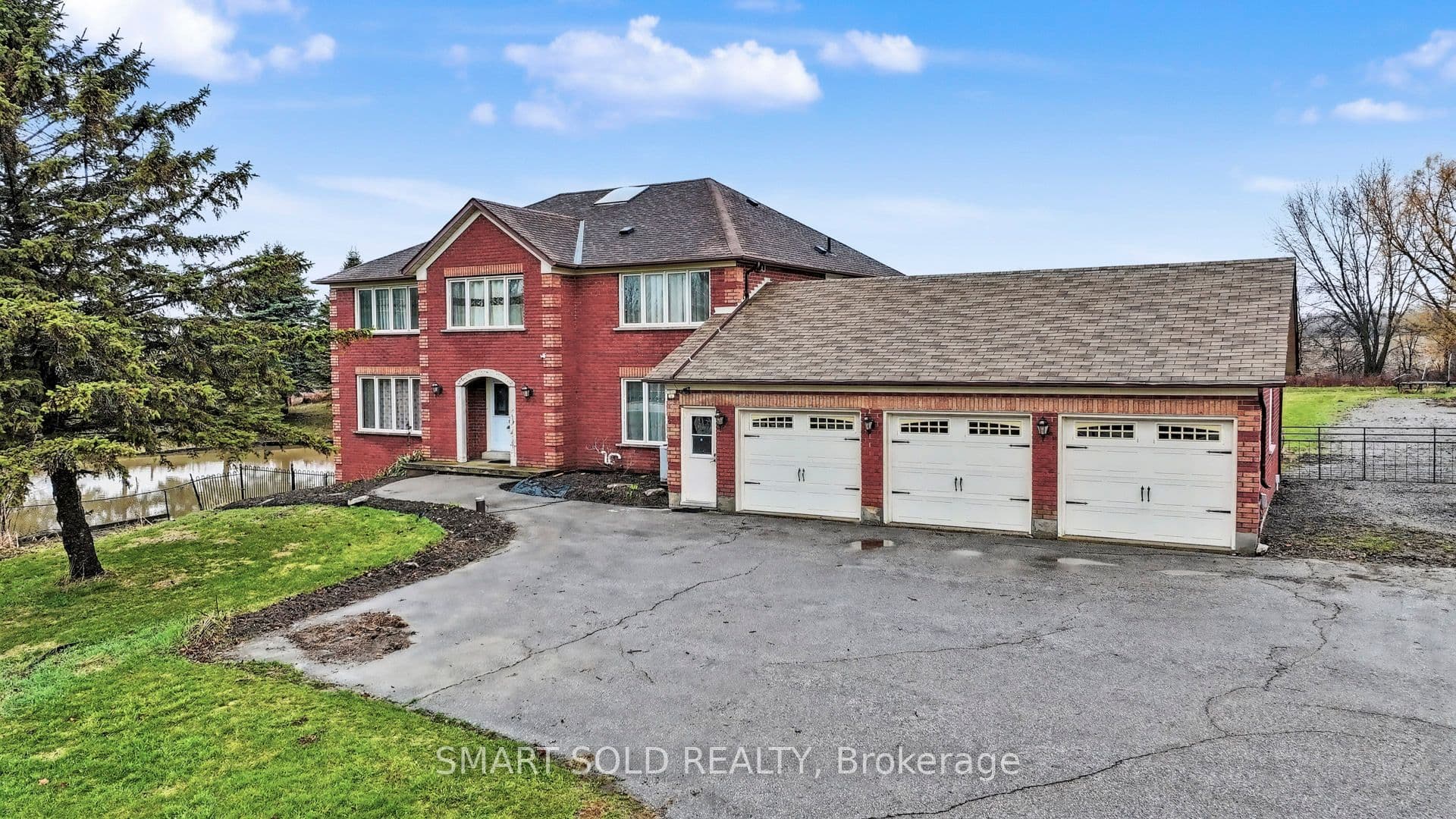 1008 Mount Albert Road — photo 1